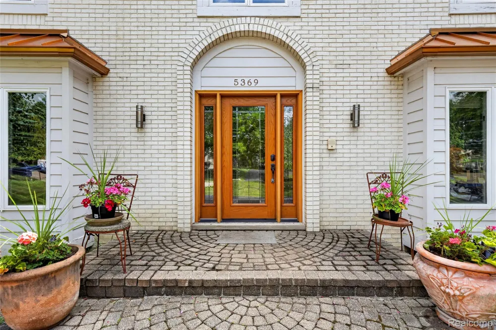5369 W Bloomfield Lake Road West Bloomfield Charter Township, MI 48323