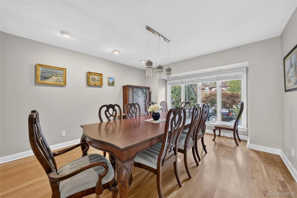 5369 W Bloomfield Lake Road West Bloomfield Charter Township, MI 48323