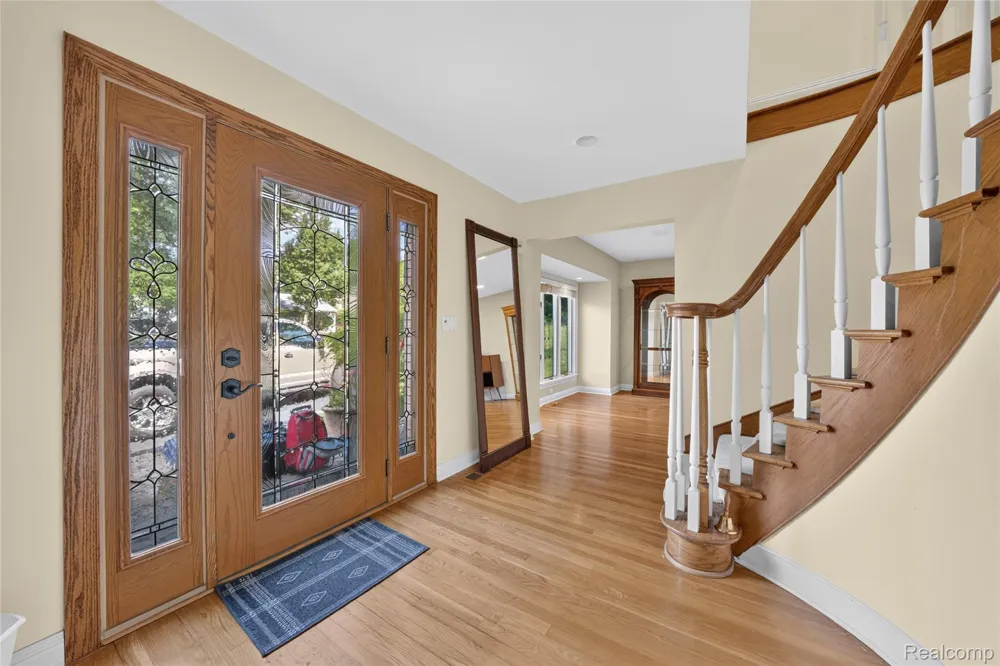 5369 W Bloomfield Lake Road West Bloomfield Charter Township, MI 48323