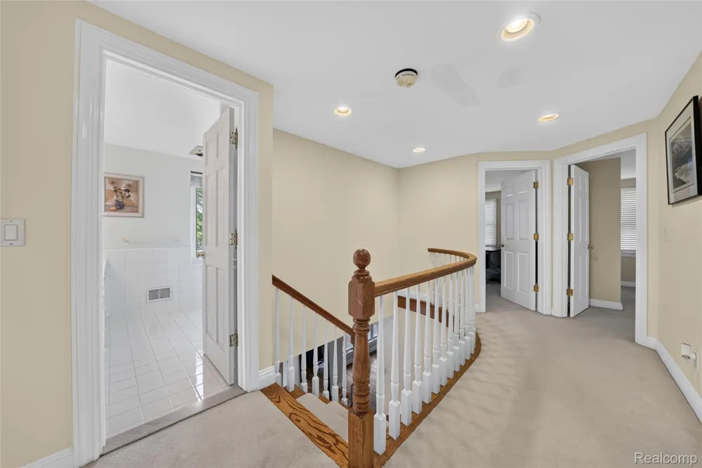 5369 W Bloomfield Lake Road West Bloomfield Charter Township, MI 48323