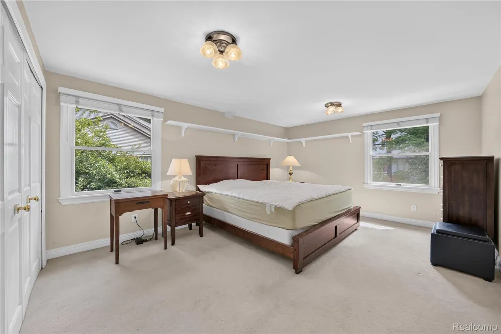 5369 W Bloomfield Lake Road West Bloomfield Charter Township, MI 48323