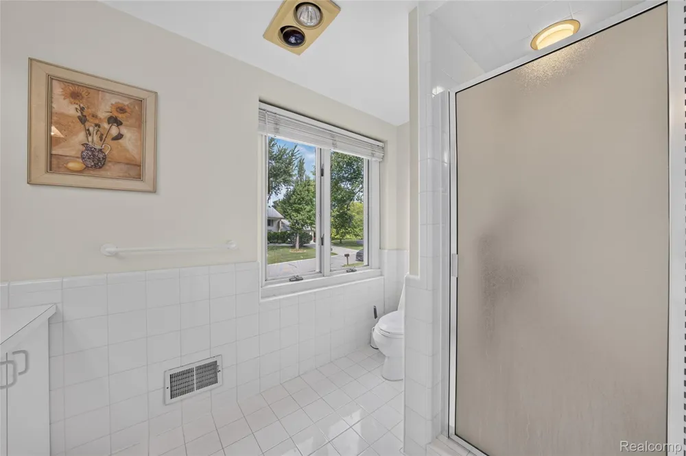 5369 W Bloomfield Lake Road West Bloomfield Charter Township, MI 48323