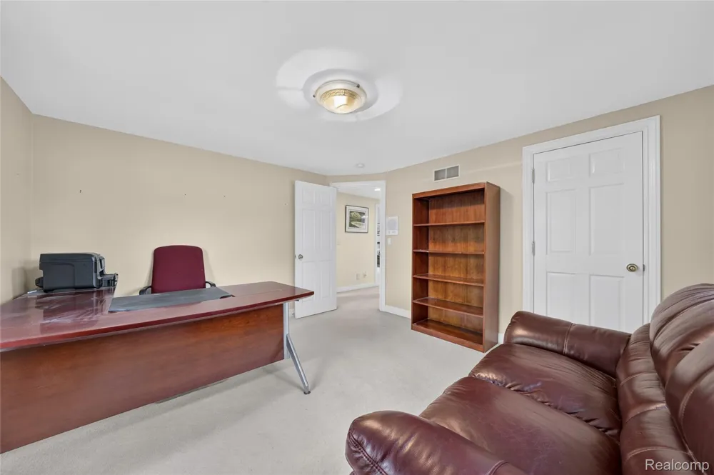5369 W Bloomfield Lake Road West Bloomfield Charter Township, MI 48323