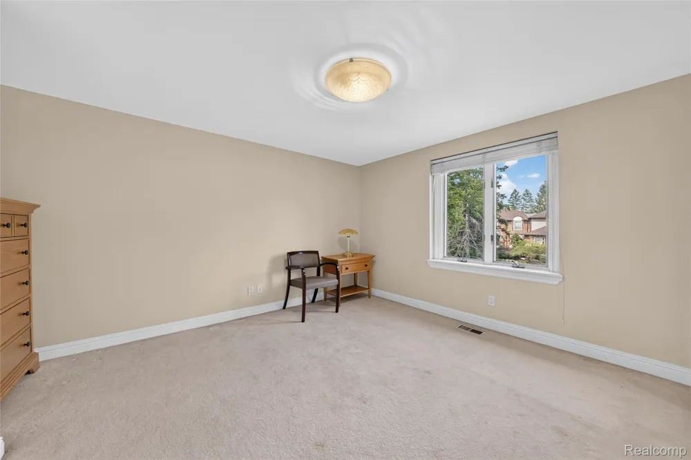 5369 W Bloomfield Lake Road West Bloomfield Charter Township, MI 48323