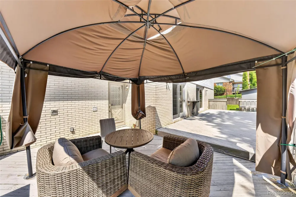 5369 W Bloomfield Lake Road West Bloomfield Charter Township, MI 48323
