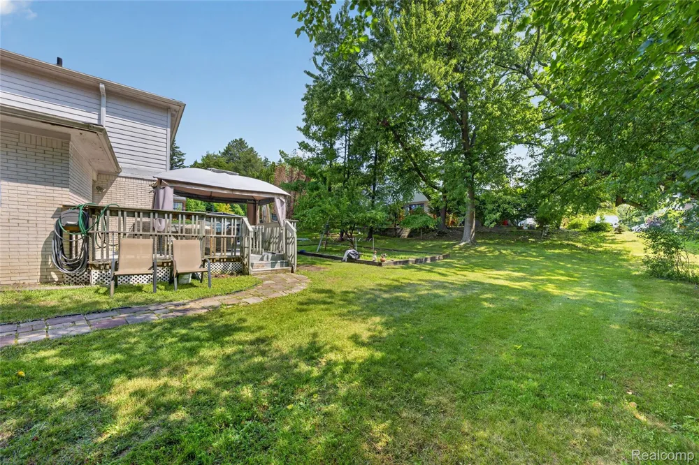 5369 W Bloomfield Lake Road West Bloomfield Charter Township, MI 48323