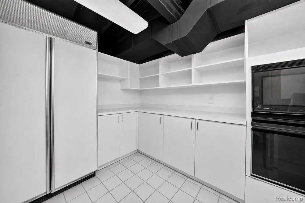 5369 W Bloomfield Lake Road West Bloomfield Charter Township, MI 48323