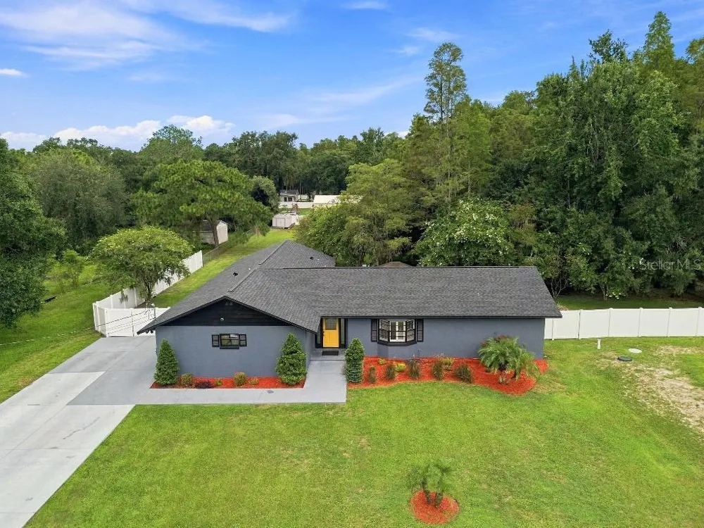 17933 EAGLE LANE Lutz, FL 33558