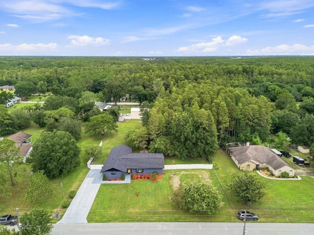 17933 EAGLE LANE Lutz, FL 33558