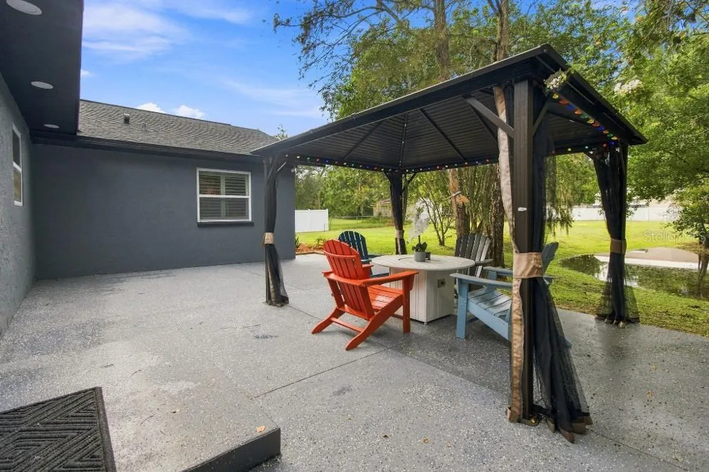 17933 EAGLE LANE Lutz, FL 33558