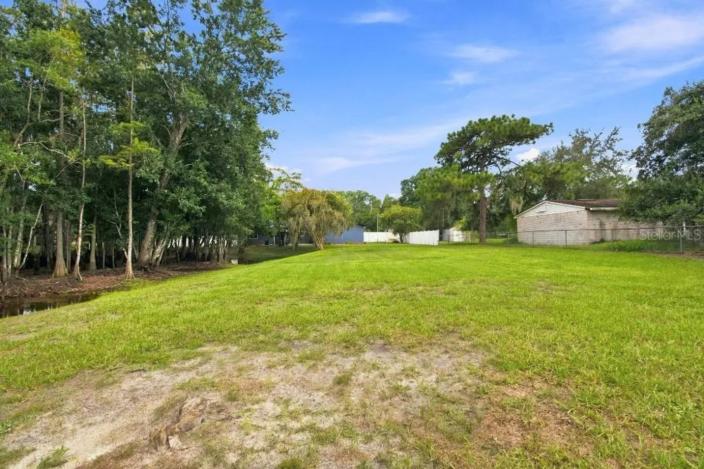 17933 EAGLE LANE Lutz, FL 33558
