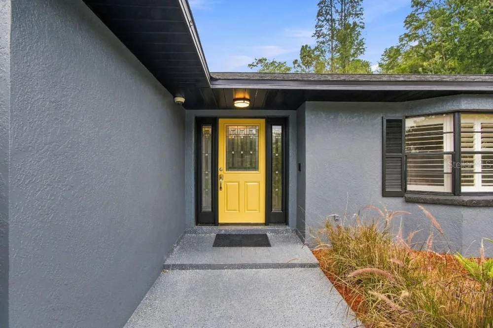 17933 EAGLE LANE Lutz, FL 33558