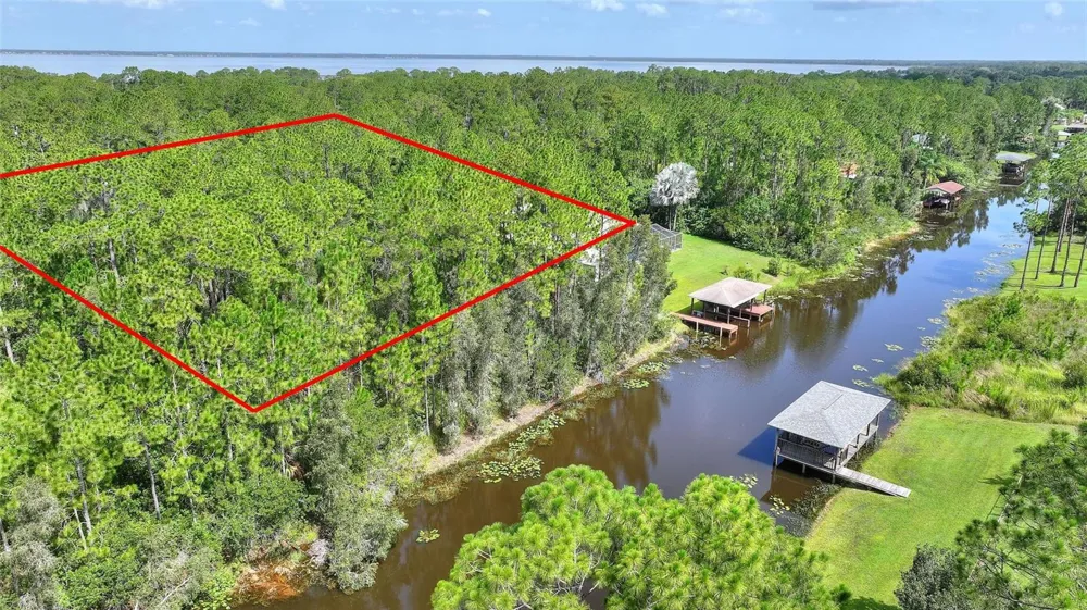28 AMARYLLIS DRIVE Indian Lake Estates, FL 33855