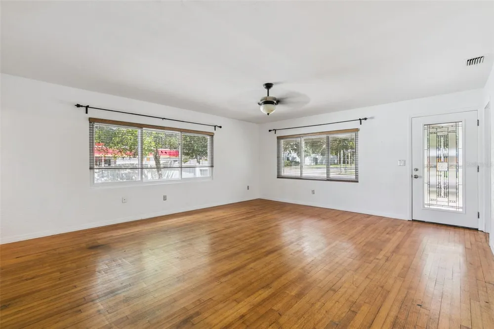 1652 BERKSHIRE AVENUE Winter Park, FL 32789