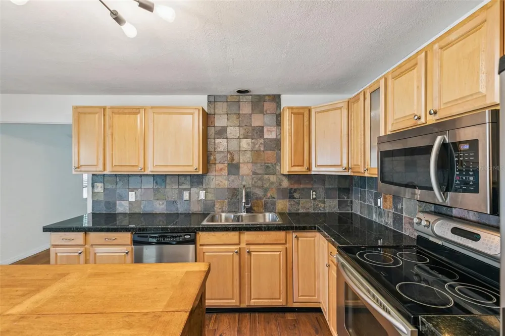 1652 BERKSHIRE AVENUE Winter Park, FL 32789