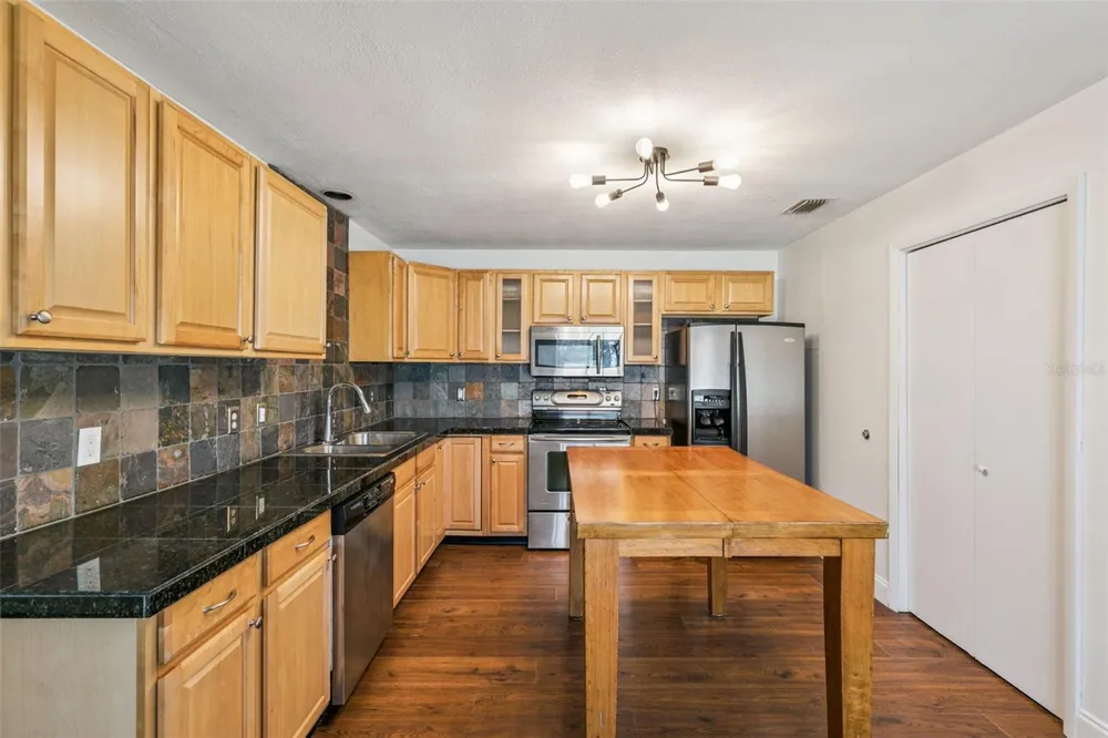 1652 BERKSHIRE AVENUE Winter Park, FL 32789