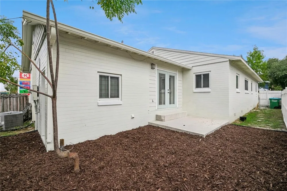 1652 BERKSHIRE AVENUE Winter Park, FL 32789