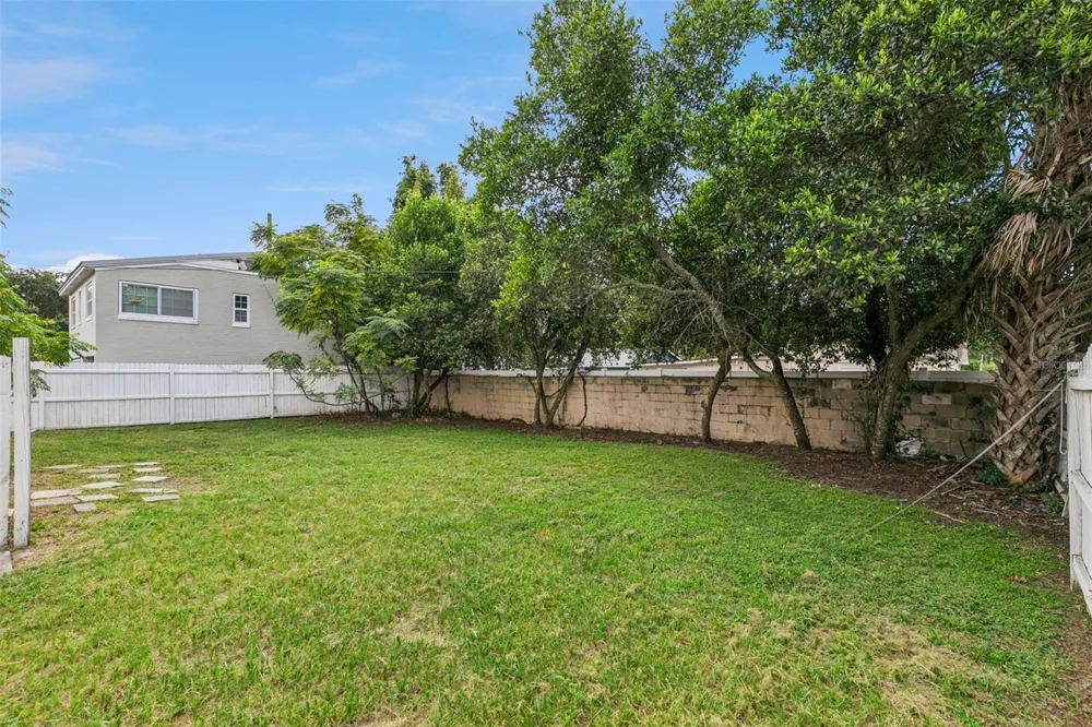 1652 BERKSHIRE AVENUE Winter Park, FL 32789