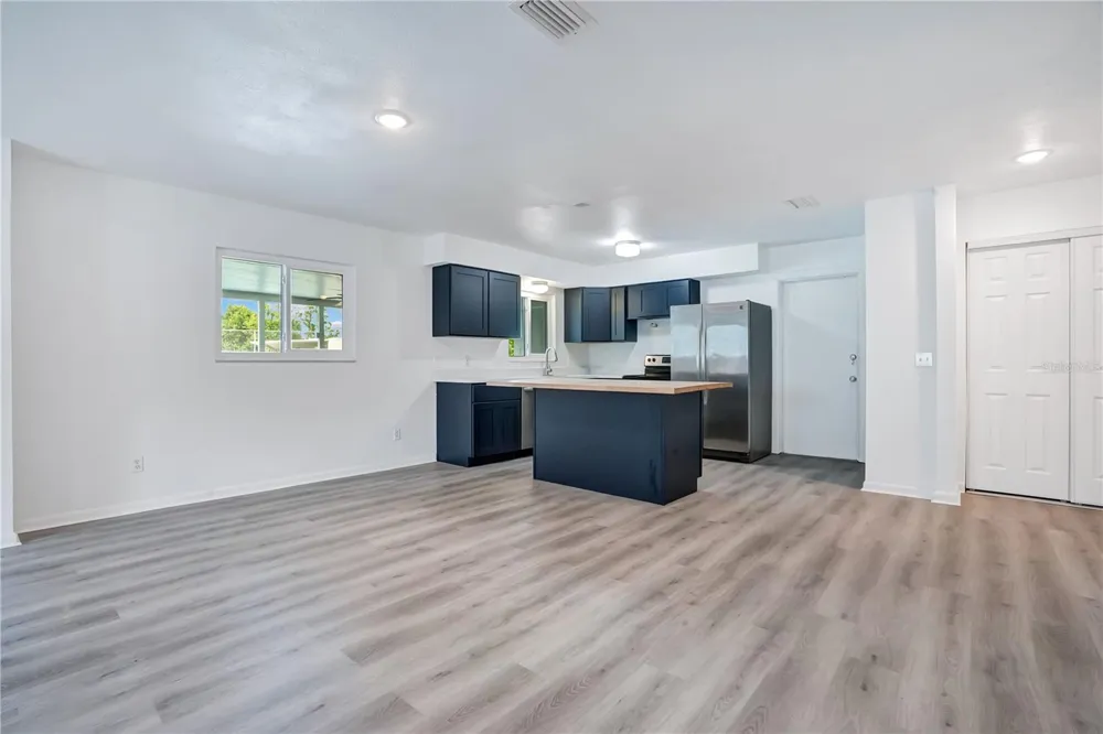 205 FERN ROAD Winter Haven, FL 33880