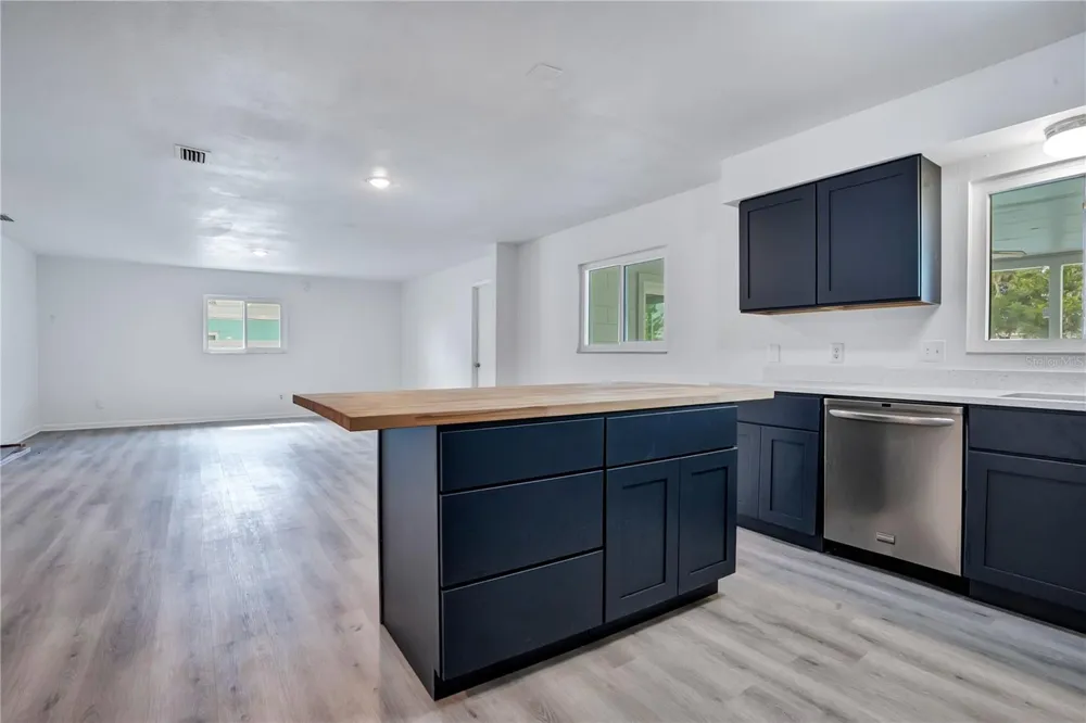 205 FERN ROAD Winter Haven, FL 33880