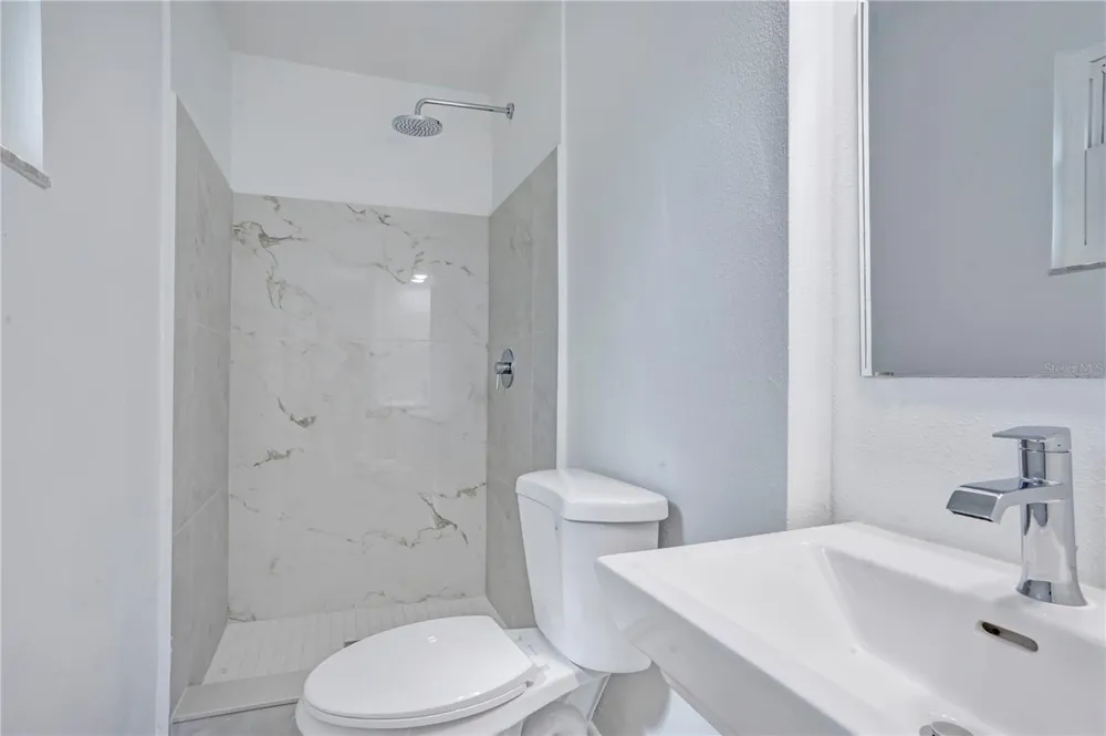 205 FERN ROAD Winter Haven, FL 33880