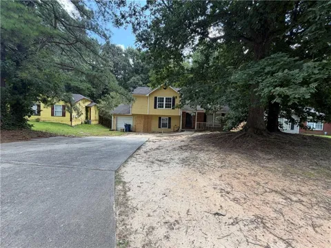 6495 Emerald Pointe Circle