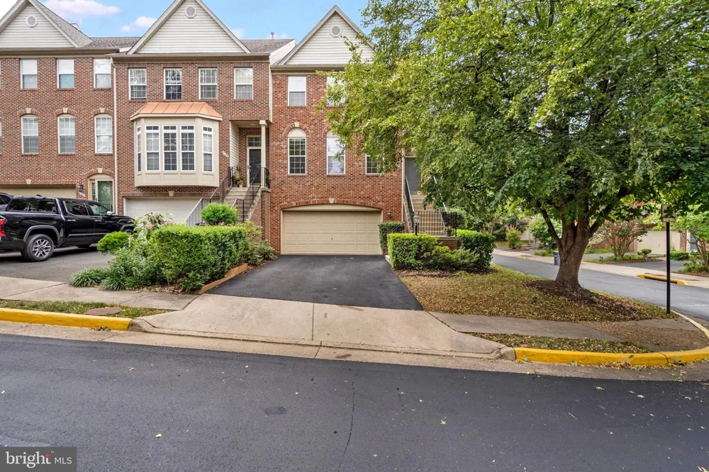 4109 LECLAIR COURT Fairfax, VA 22033