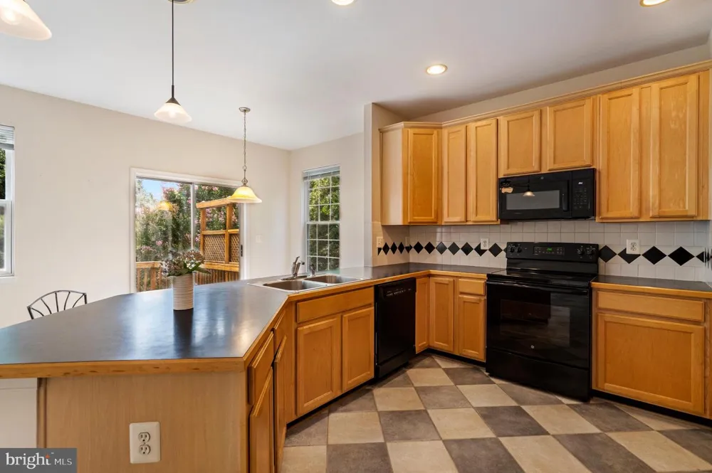 4109 LECLAIR COURT Fairfax, VA 22033