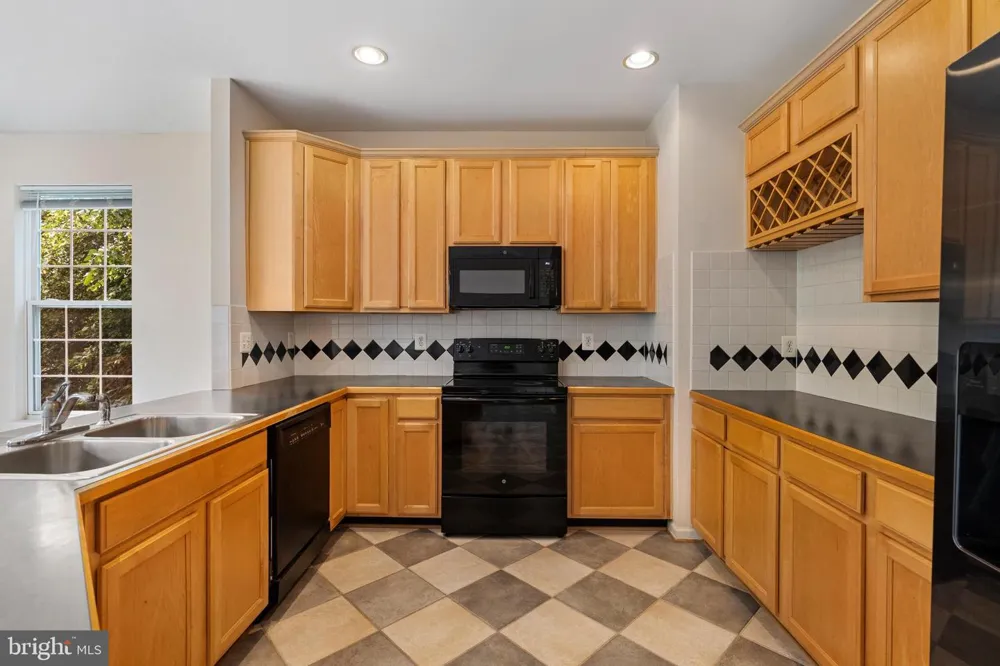 4109 LECLAIR COURT Fairfax, VA 22033