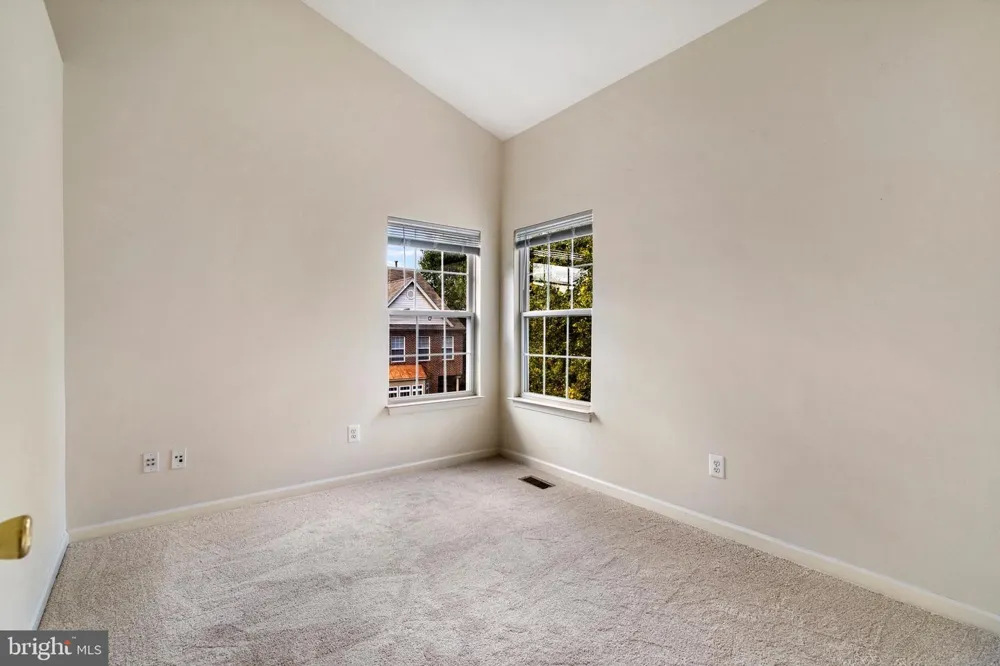 4109 LECLAIR COURT Fairfax, VA 22033