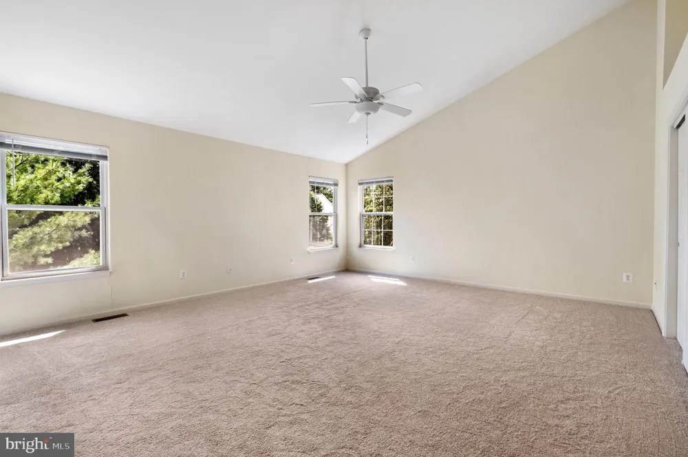 4109 LECLAIR COURT Fairfax, VA 22033