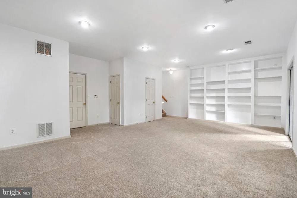 4109 LECLAIR COURT Fairfax, VA 22033