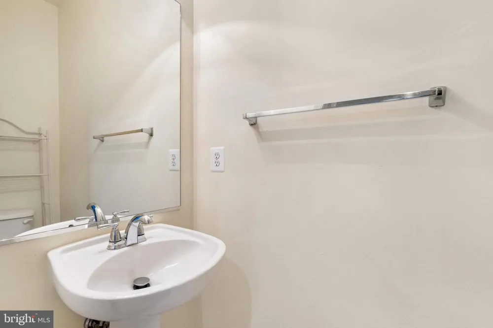 4109 LECLAIR COURT Fairfax, VA 22033