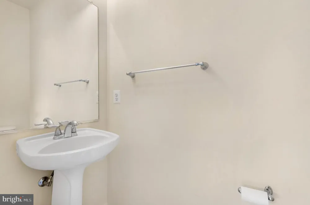 4109 LECLAIR COURT Fairfax, VA 22033