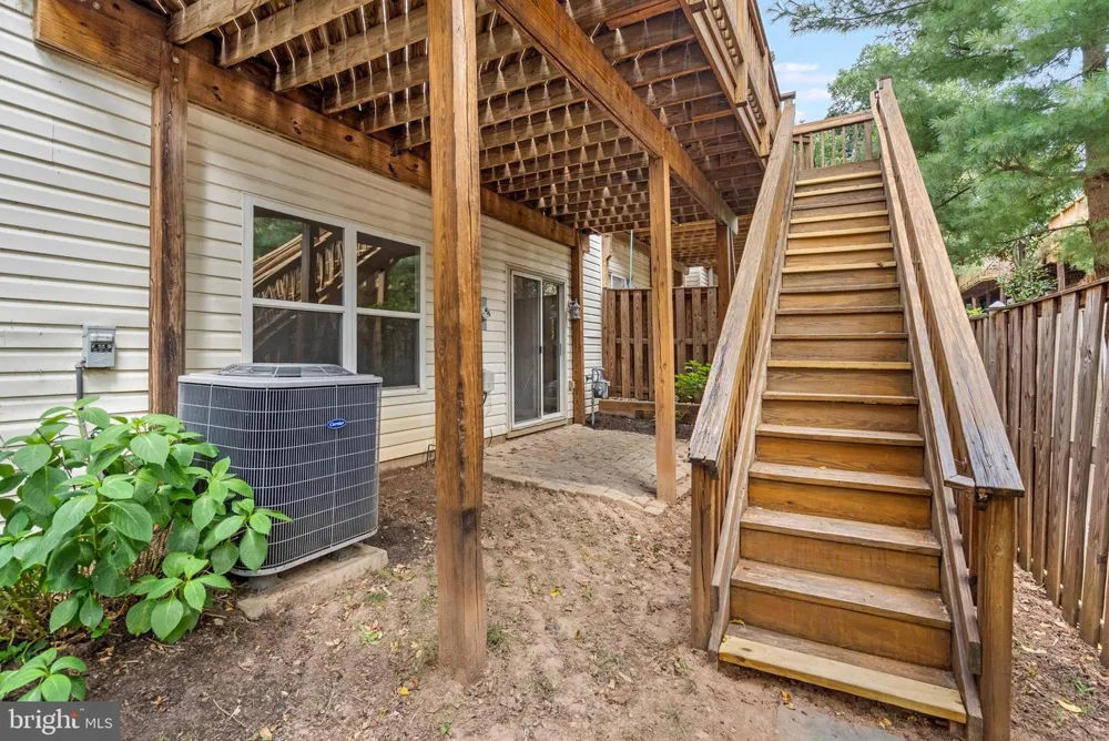 4109 LECLAIR COURT Fairfax, VA 22033