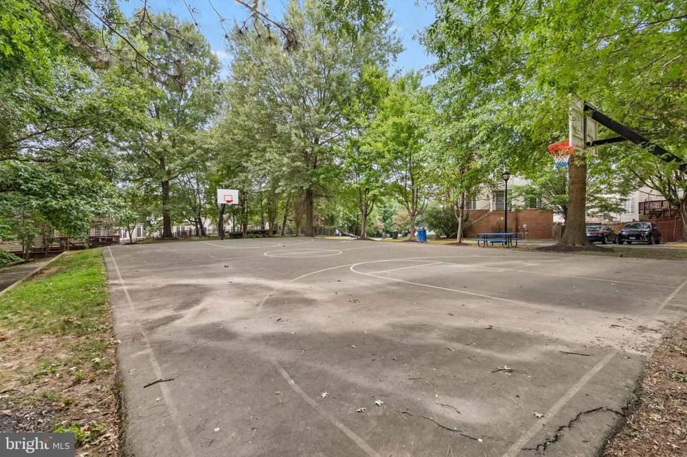 4109 LECLAIR COURT Fairfax, VA 22033