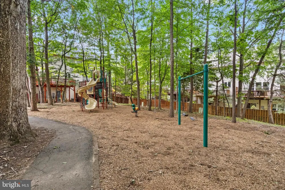 4109 LECLAIR COURT Fairfax, VA 22033