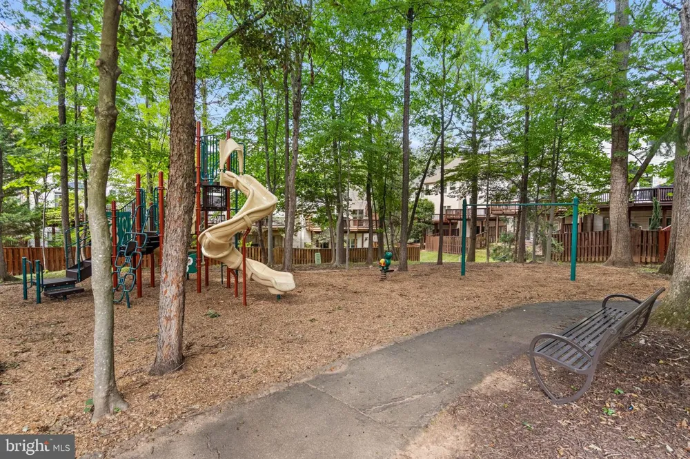 4109 LECLAIR COURT Fairfax, VA 22033