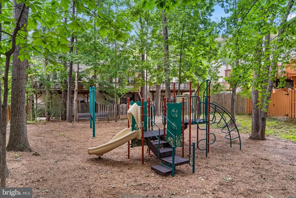 4109 LECLAIR COURT Fairfax, VA 22033