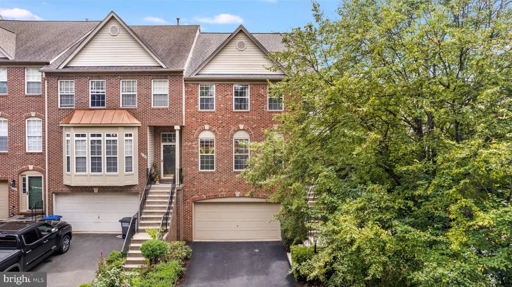 4109 LECLAIR COURT Fairfax, VA 22033