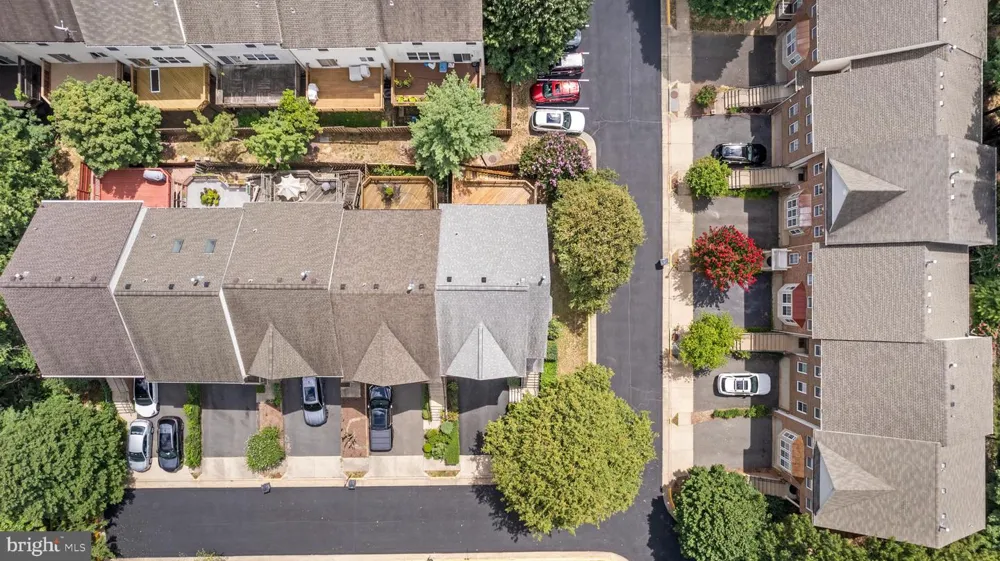 4109 LECLAIR COURT Fairfax, VA 22033