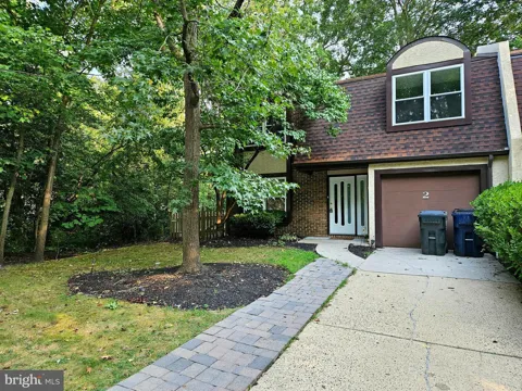 2 GOSHAWK COURT