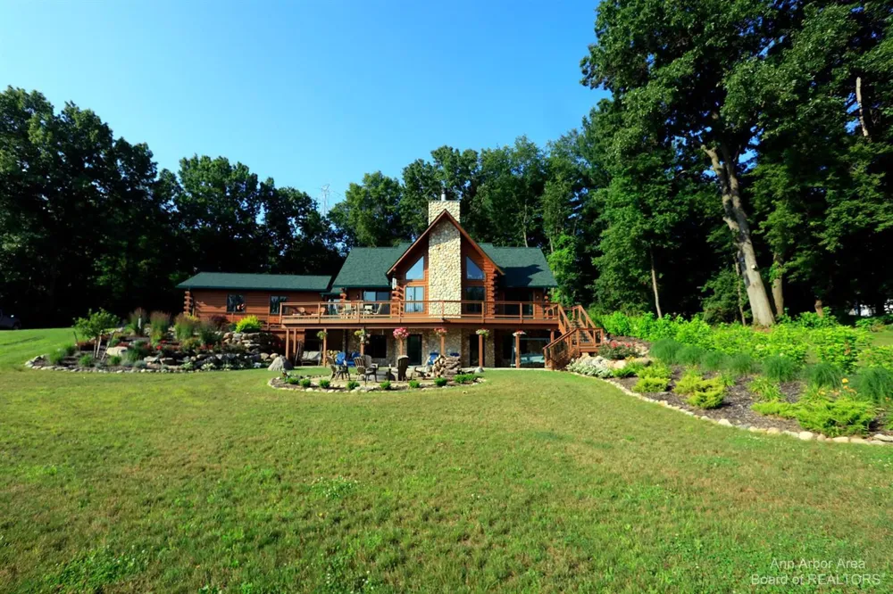 1224 W David Kempf Court Saline, MI 48176