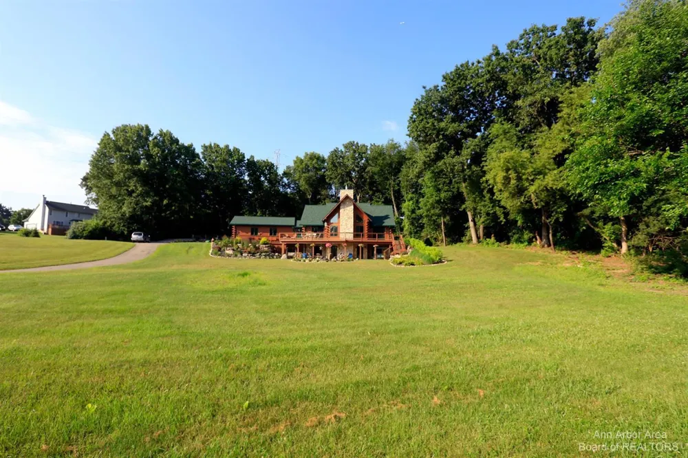 1224 W David Kempf Court Saline, MI 48176