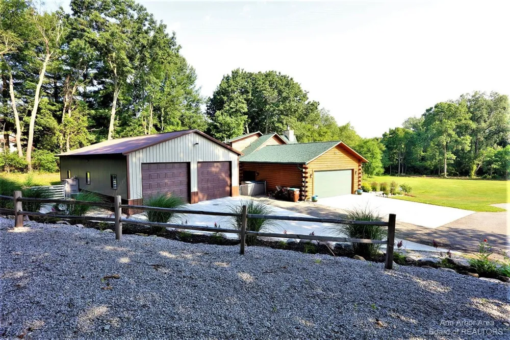 1224 W David Kempf Court Saline, MI 48176