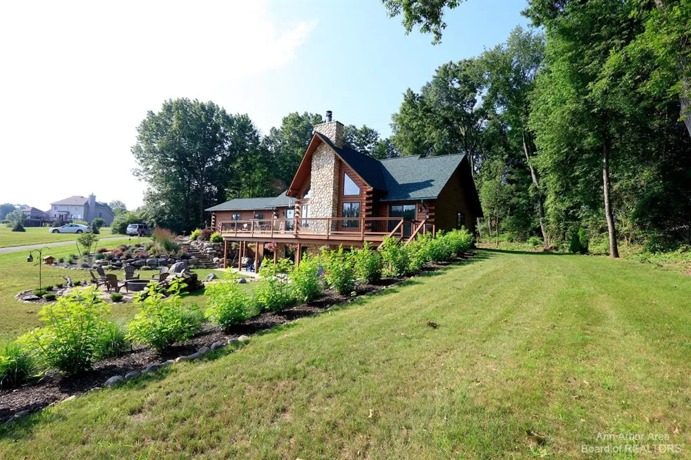 1224 W David Kempf Court Saline, MI 48176