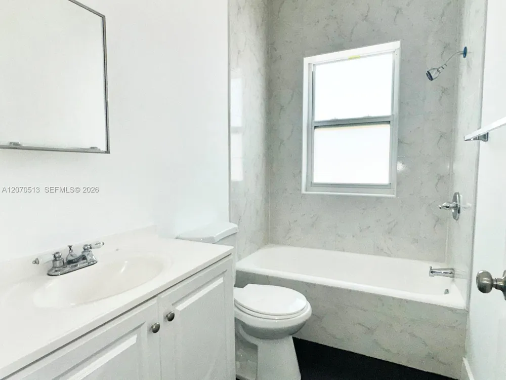 1631 NW 3 St #5 Miami, FL 33125