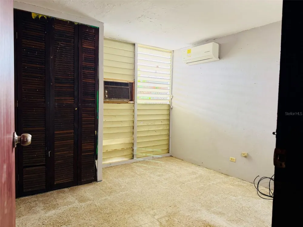 Calle 5 Blq 4 J 21 VILLAS DEL REY Caguas, PR 00725