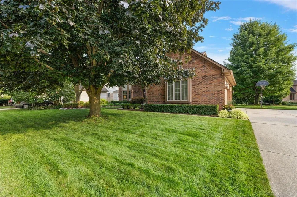 14978 Cadillac Drive Shelby Charter Township, MI 48315