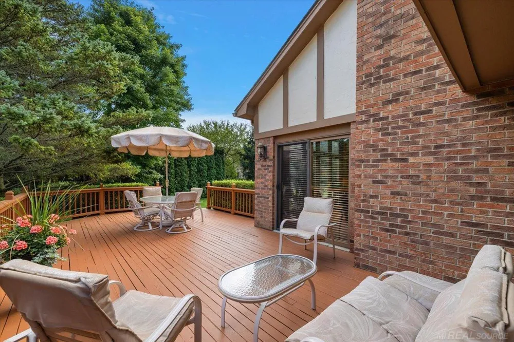 14978 Cadillac Drive Shelby Charter Township, MI 48315